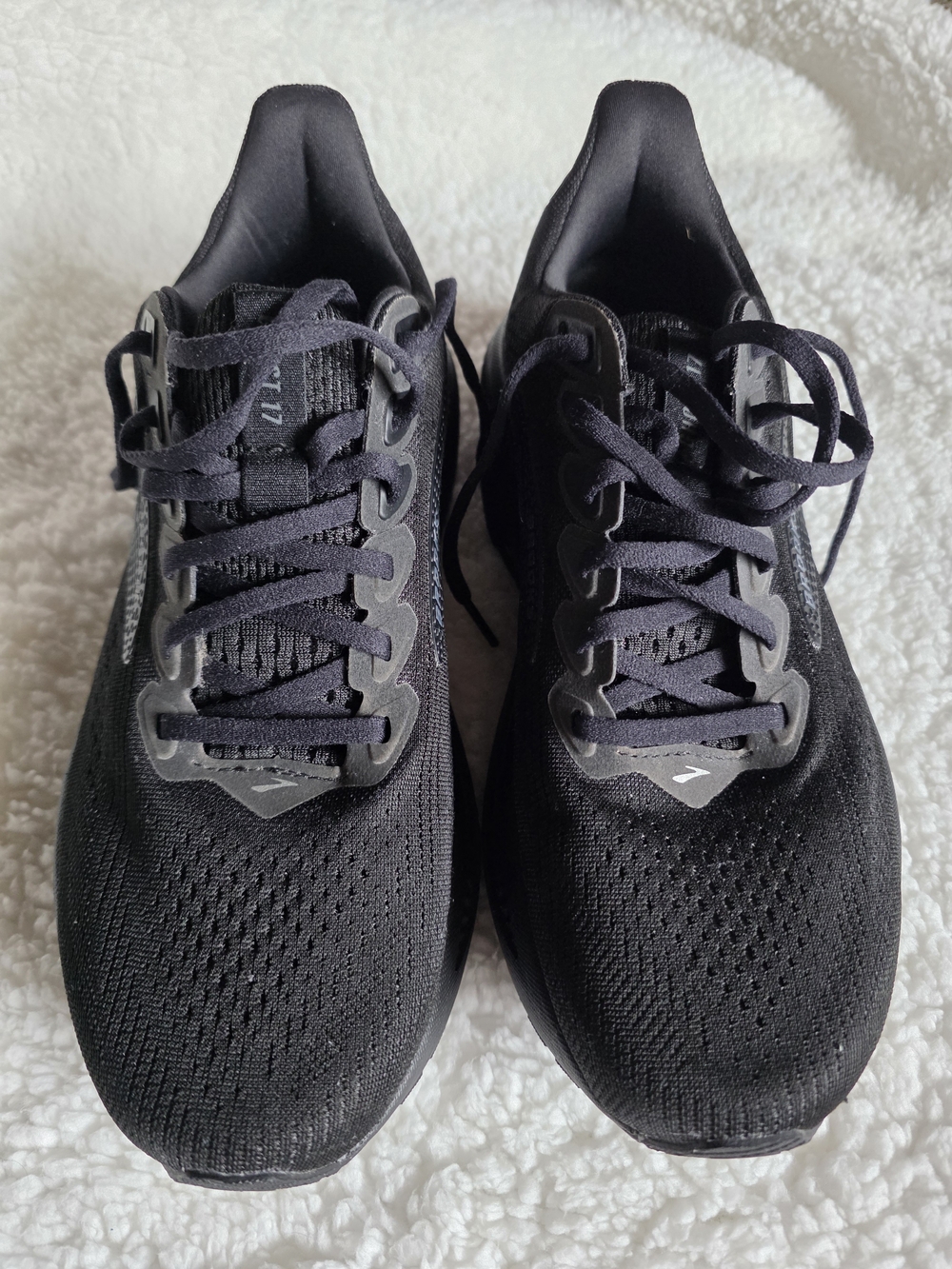 Brooks Ghost 17 Black Women's Athletic Running Shoes 9W